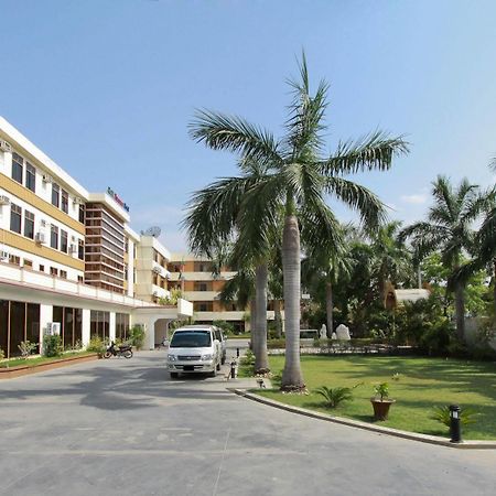 Nadi Myanmar Hotel Mandalay Extérieur photo